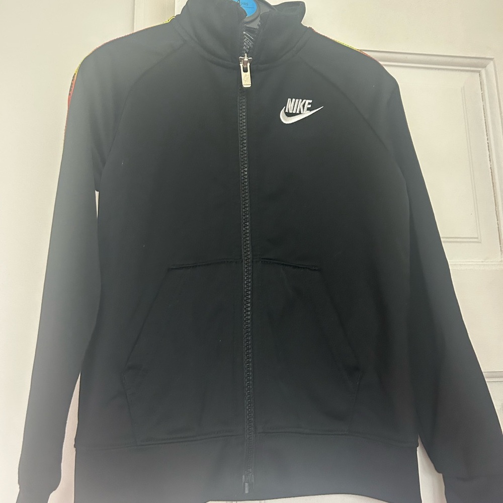 NWT Oshkosh’s 5T & H&M 5/6 , used Nike 4t